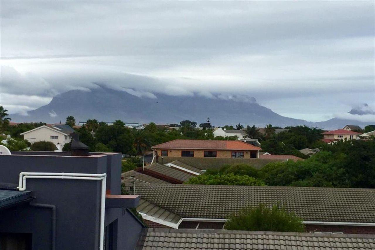 Capetown 4U Guesthouse Bloubergstrand Exteriör bild