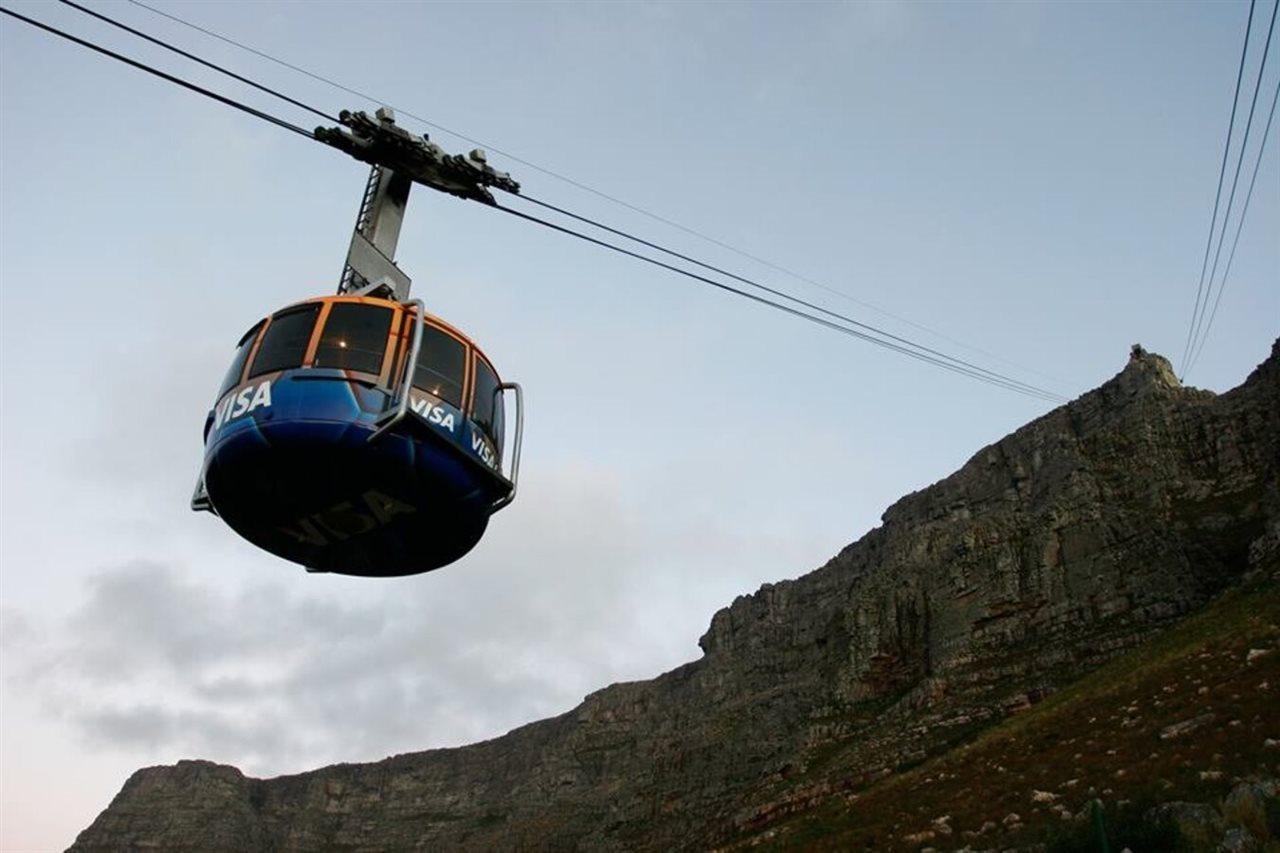 Capetown 4U Guesthouse Bloubergstrand Exteriör bild