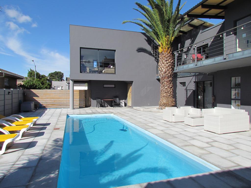 Capetown 4U Guesthouse Bloubergstrand Exteriör bild