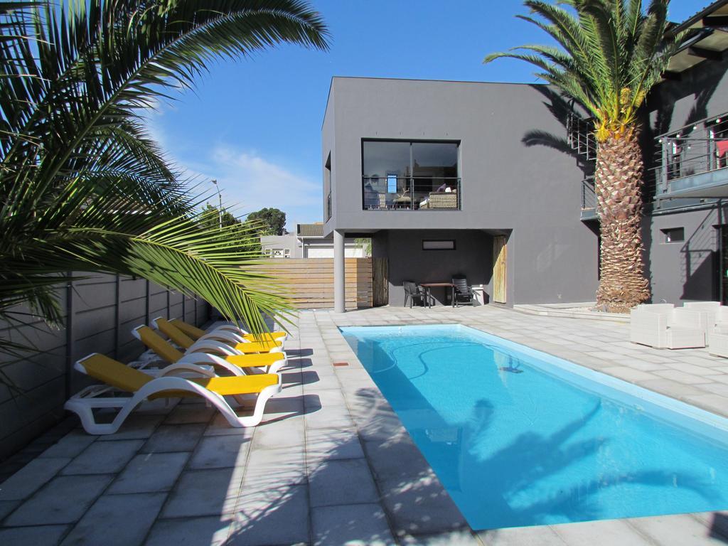 Capetown 4U Guesthouse Bloubergstrand Exteriör bild