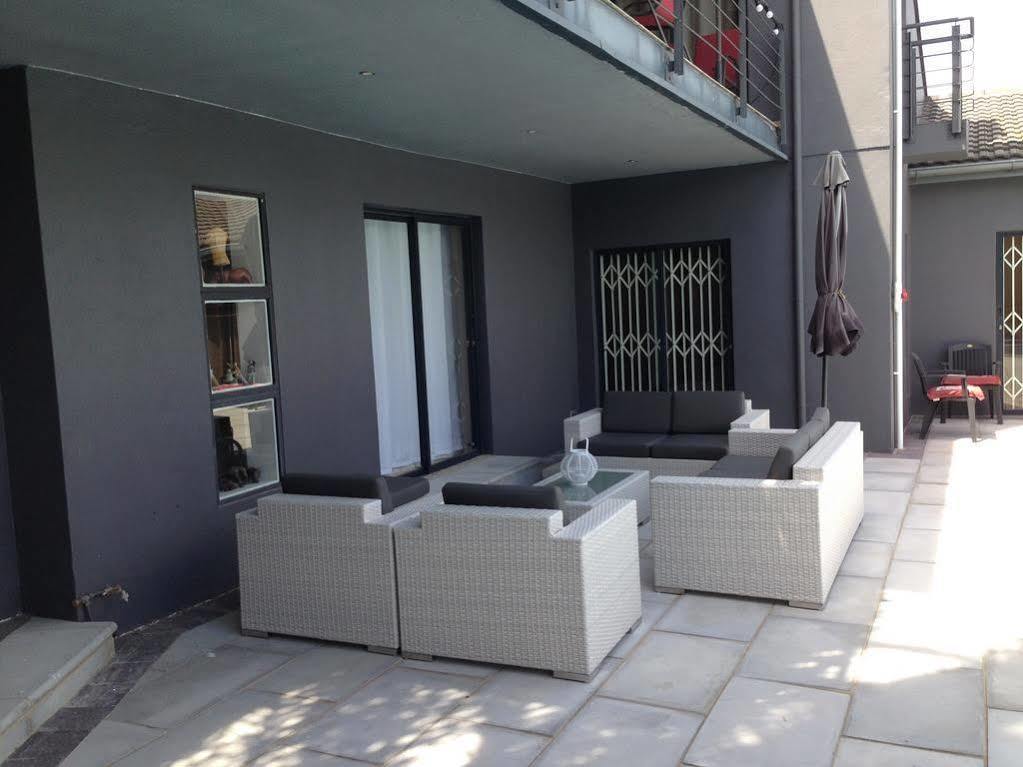 Capetown 4U Guesthouse Bloubergstrand Exteriör bild