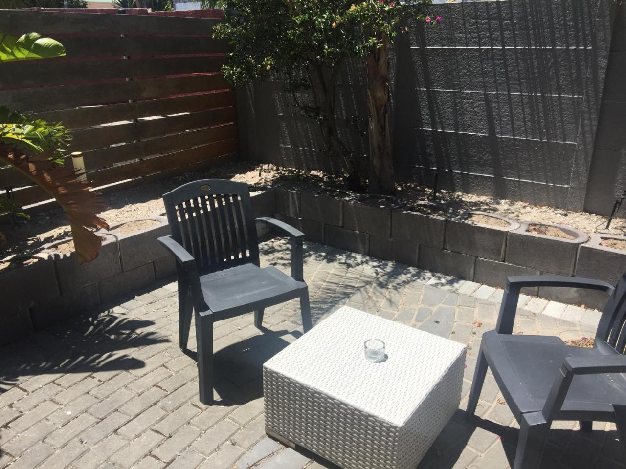 Capetown 4U Guesthouse Bloubergstrand Exteriör bild