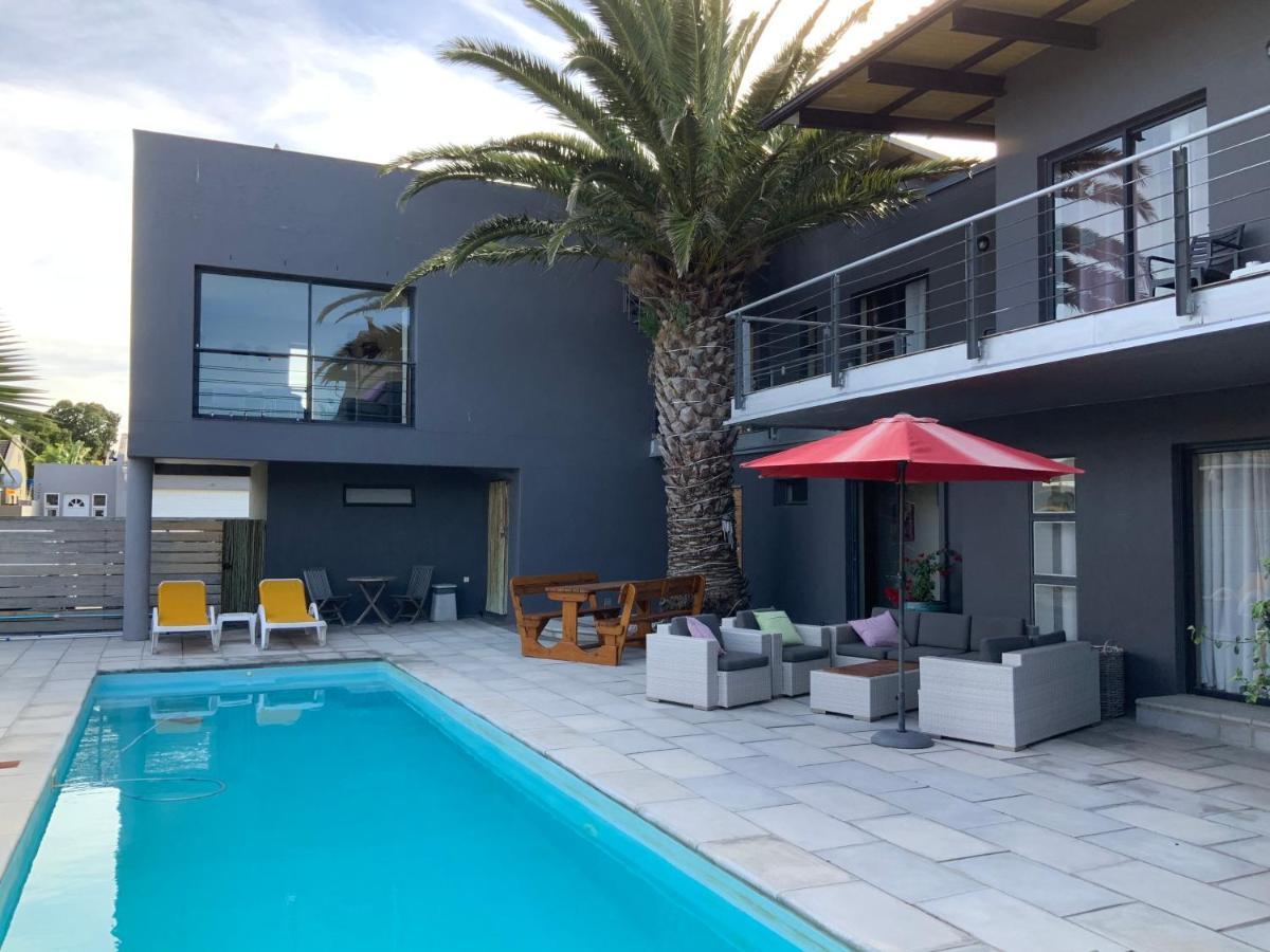 Capetown 4U Guesthouse Bloubergstrand Exteriör bild